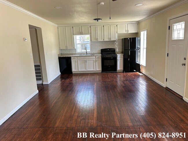 Foto del edificio - 3407 E 38th St