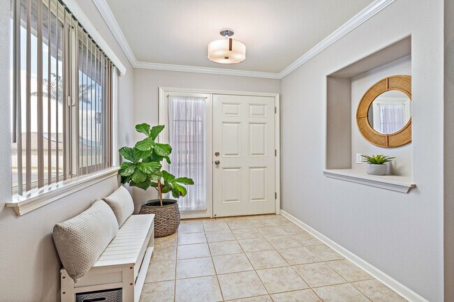 Building Photo - Unfurnished Townhome with Garage, 3 bedroo...