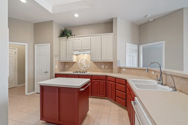 Building Photo - 3521 Amador Dr