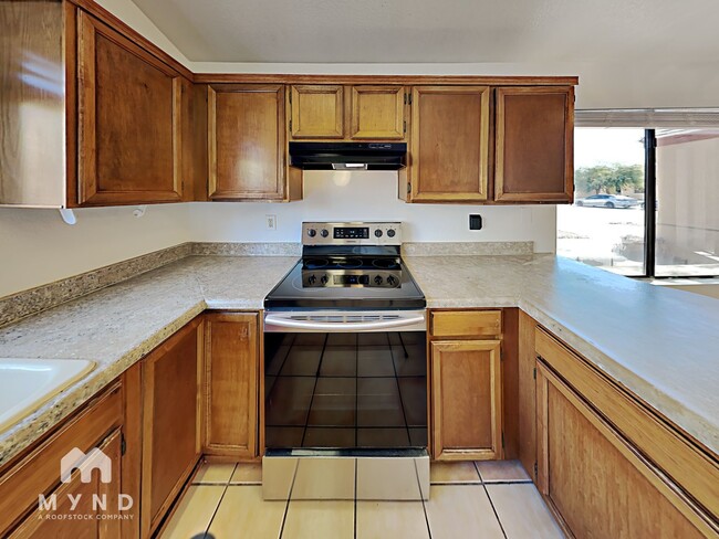 Foto del edificio - 7841 N Viewpointe Cir