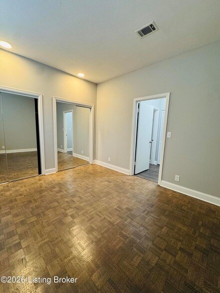 Foto del edificio - 153 Thierman Ln