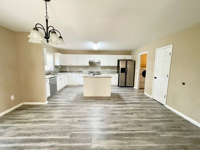 Building Photo - West Columbia