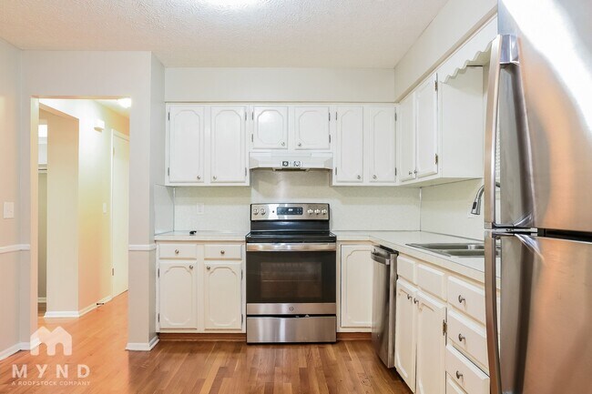 Foto del edificio - 9649 Shalemar Dr