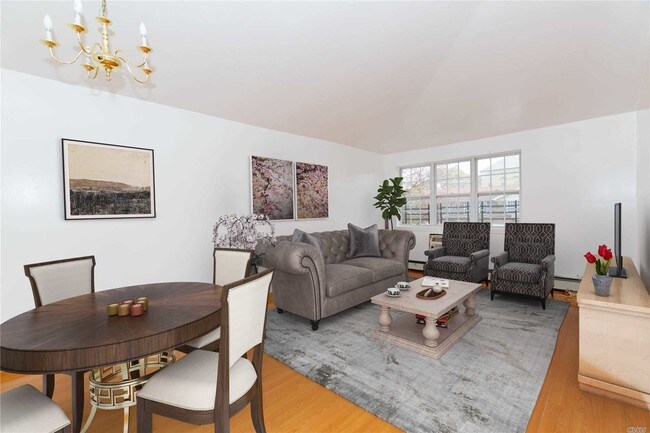 Foto del edificio - 82-98-98 Country Pointe Cir
