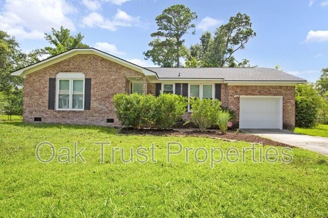 Building Photo - 220 Cornell Dr