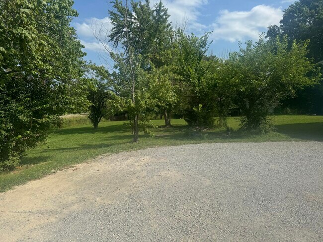 Building Photo - 5001 N Creasy Springs Rd