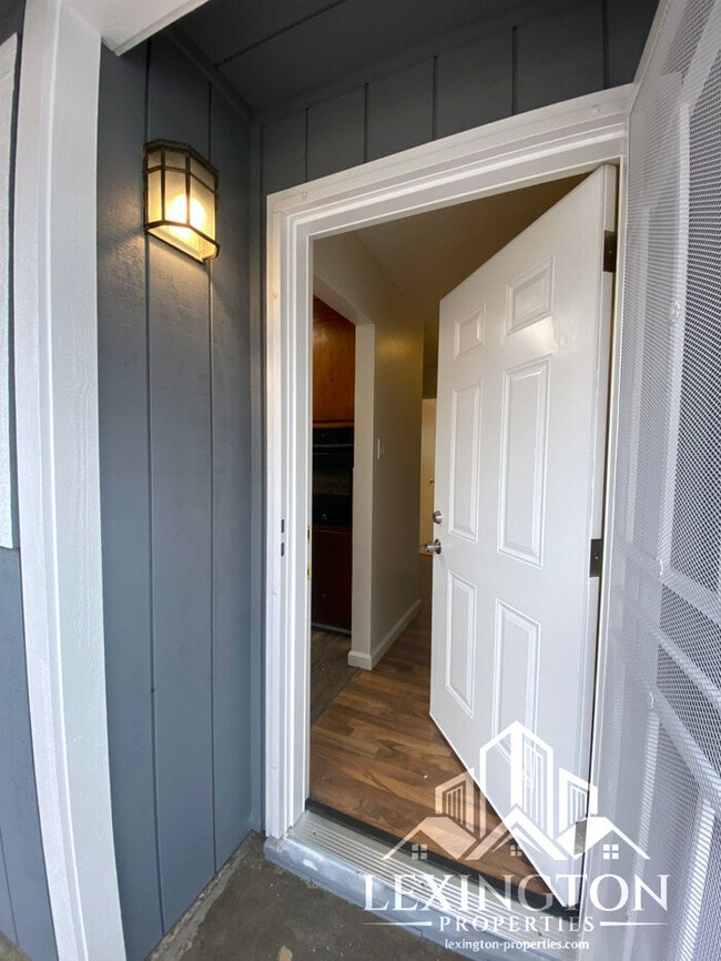 Foto del edificio - Beautifully Remodeled, Single-story, 3BD/2BA Home in Rio Linda near Babe Best Park!