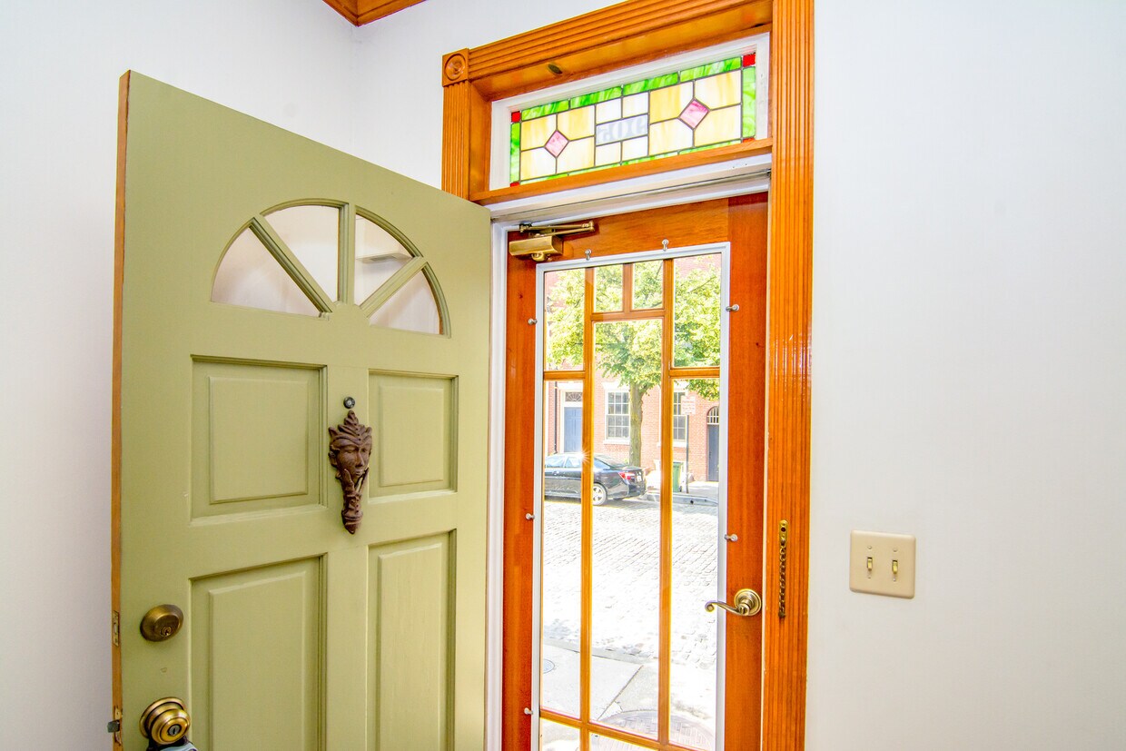 Front Door - 905 Fell St