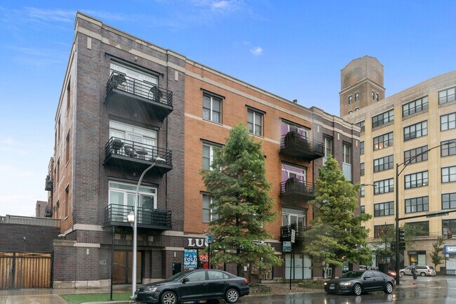 Foto del edificio - 1555 W School St