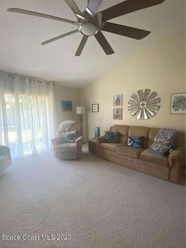 Foto del edificio - 2705 Park Pl Blvd