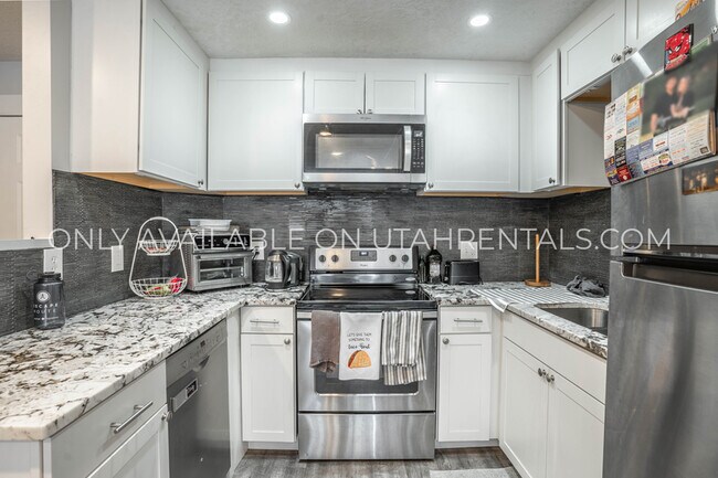 Foto del edificio - 850 N University Ave