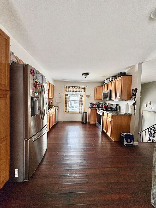 Foto del edificio - Twyckenham Hills Gem – 4BR with Lower Level Family Suite