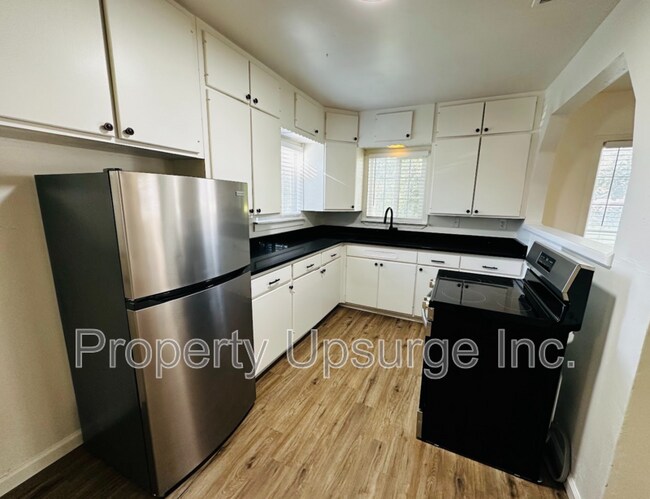 Building Photo - 1983-1999 Hartnell Ave