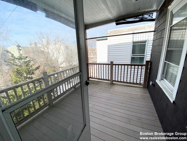 Foto del edificio - 108 Buttonwood St