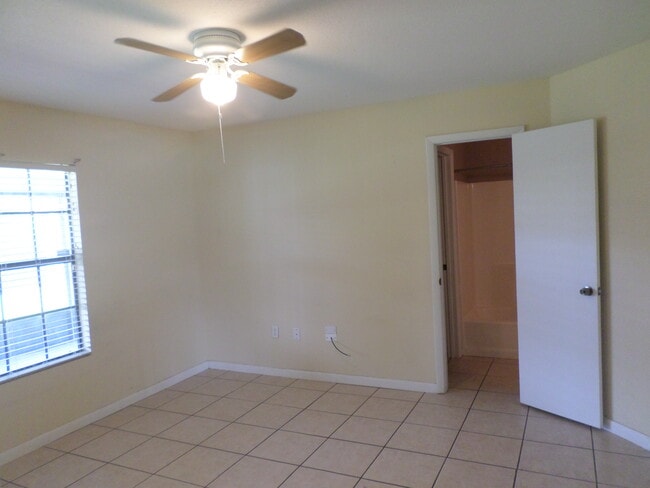 Building Photo - 658 Dromedary Ct