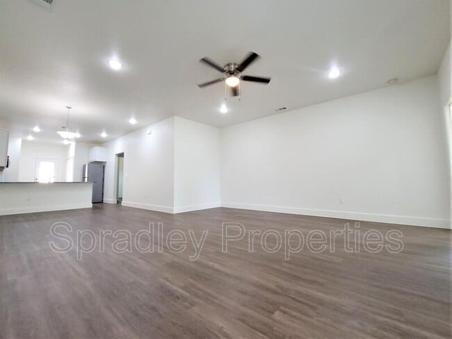 Foto del edificio - 1024 N Wall St