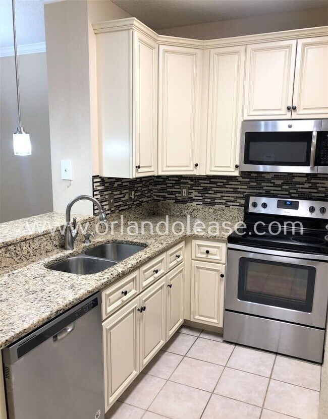 Building Photo - Beautiful 3 bd / 2 ba Condo in Metrowest!!