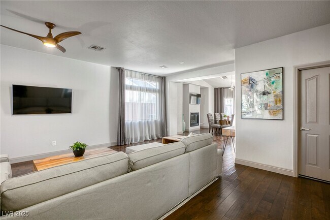 Foto del edificio - 1793 Clear River Falls Ln