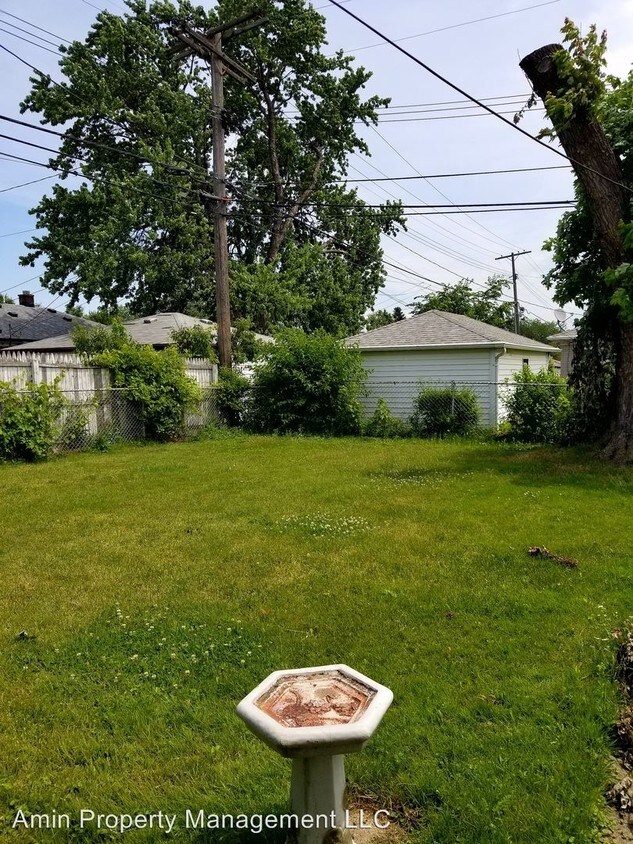 Primary Photo - 3 br, 1 bath House - 26300 Fernwood