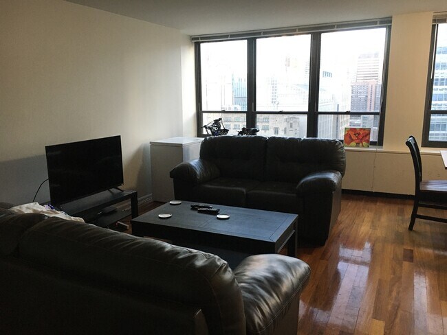 Foto del edificio - 222 E Pearson St