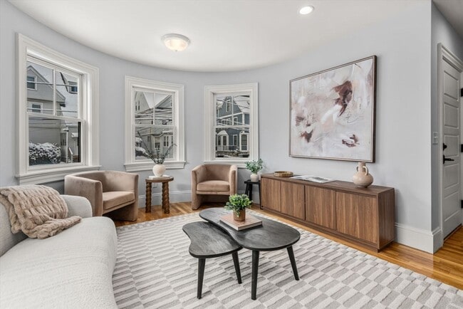 Building Photo - 3-BED & 3 Bath - Allston