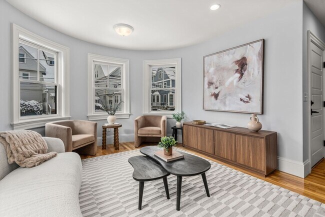 Foto del edificio - 3-BED & 3 Bath - Allston