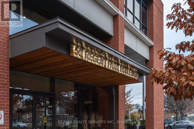 Photo du bâtiment - 55 Regent Park Blvd