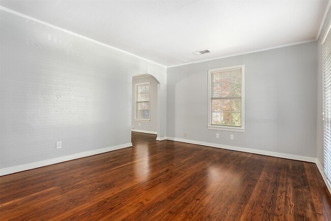 Building Photo - 7326 Casa Loma Ave