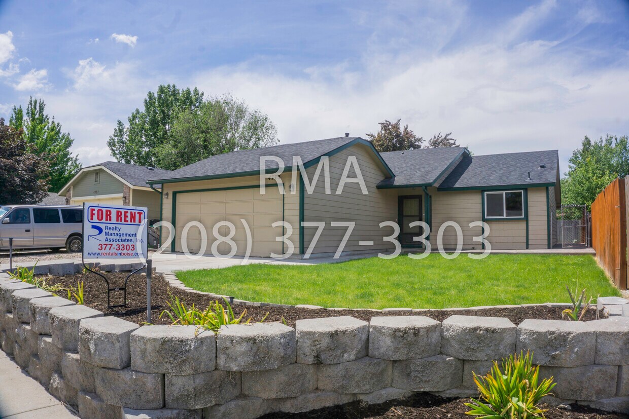 Primary Photo - 4773 N Mirth Pl