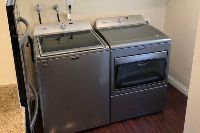 Building Photo - 515 W Duarte Rd