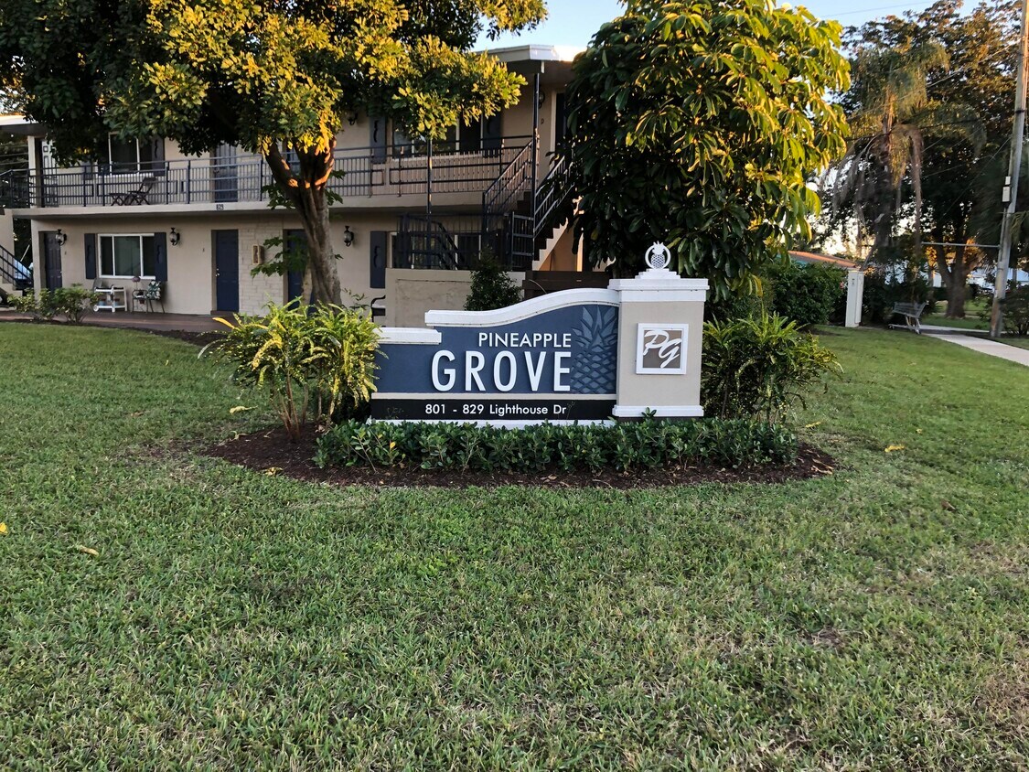 Foto principal - 812 Lighthouse Dr