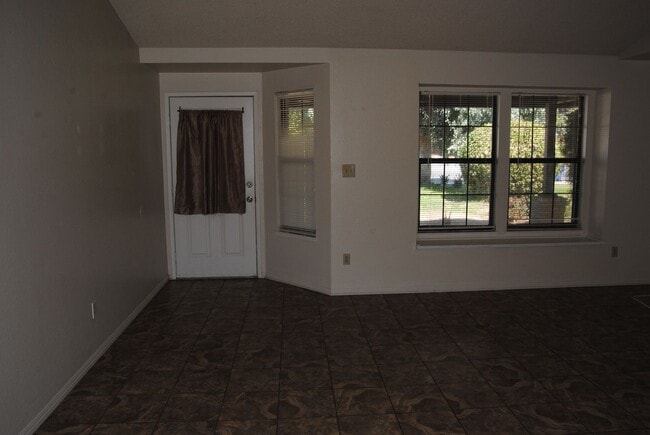 Foto del edificio - 9401 Coulter Ct