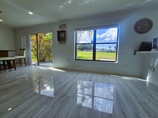 Foto del edificio - 5885 Northpointe Ln