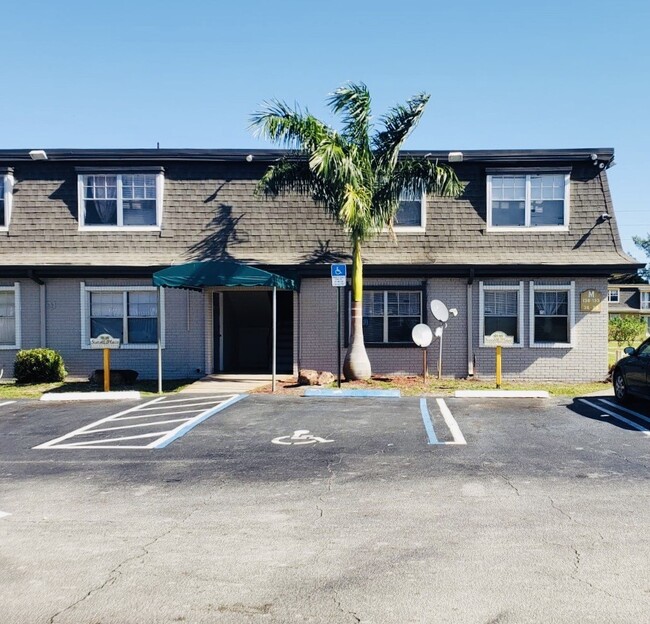 Sunset Apartments Apartments West Palm Beach, FL