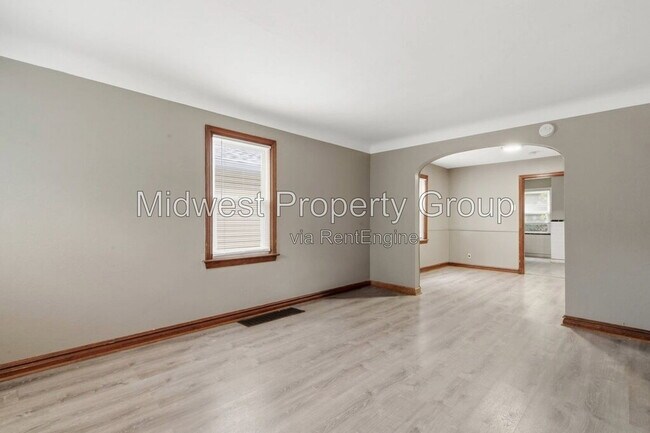 Building Photo - 249 S Hartnett Ave