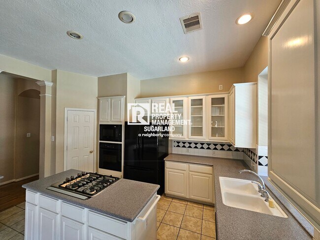 Foto del edificio - New Territory Oasis: Private Pool & Great Location