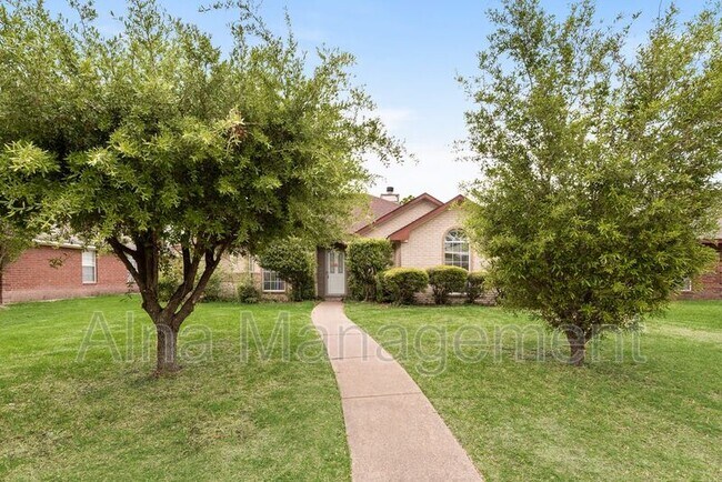 Foto del edificio - 1304 Riverview Ln