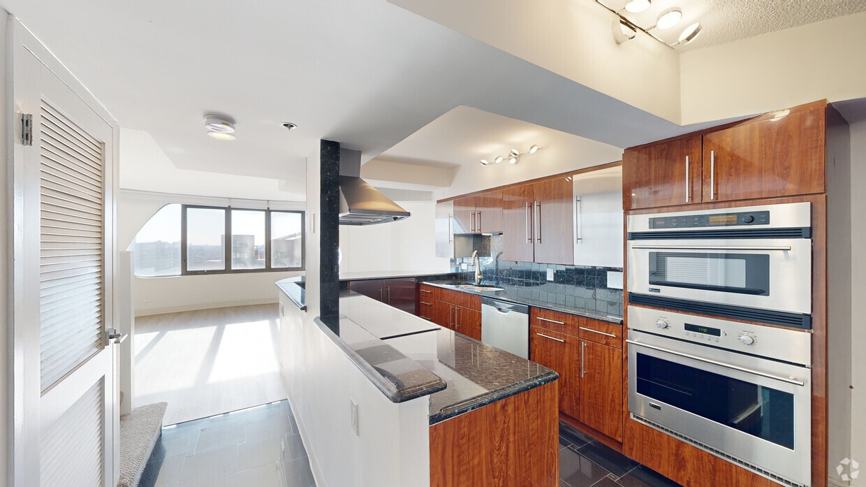 Photo - River City Apartments