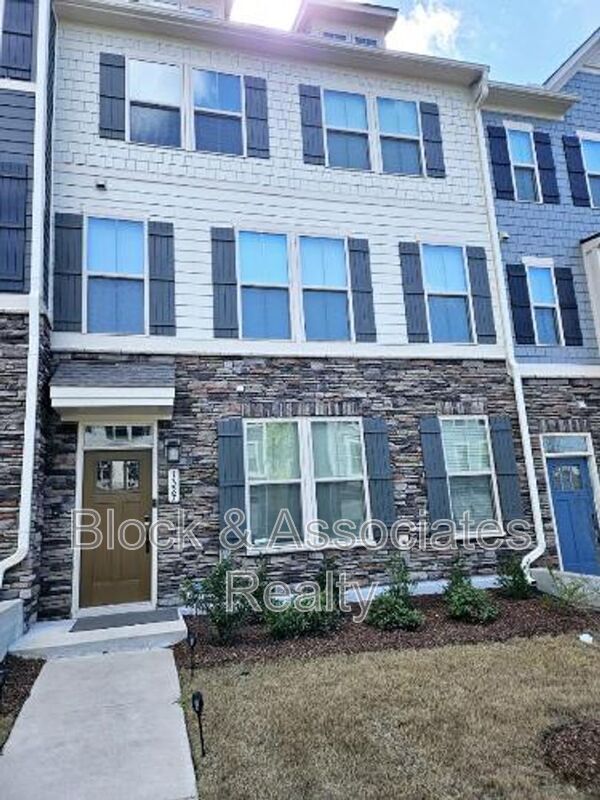 Foto principal - 1327 Channing Park Cir