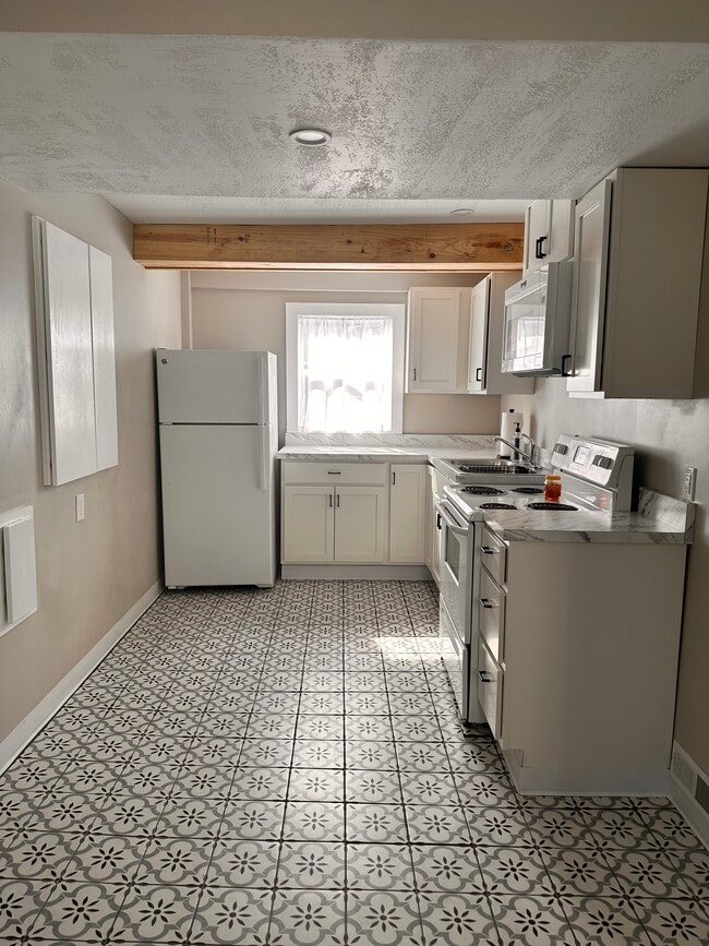 Kitchen - 1111 Garfield St