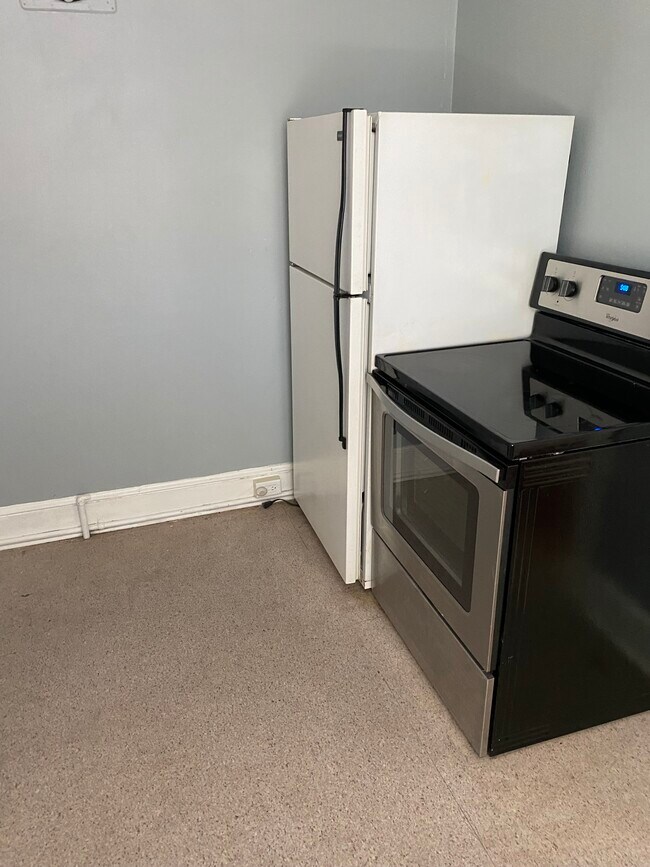 21 E Lemon St Unit 2nd floor, Lancaster, PA 17602 Apartments in