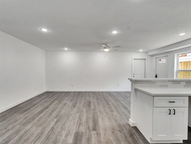 Building Photo - 6742 Madrid St