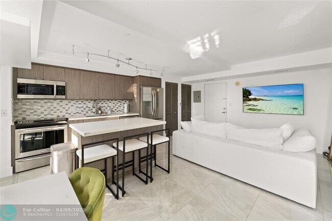 Foto del edificio - 7600 Collins Ave
