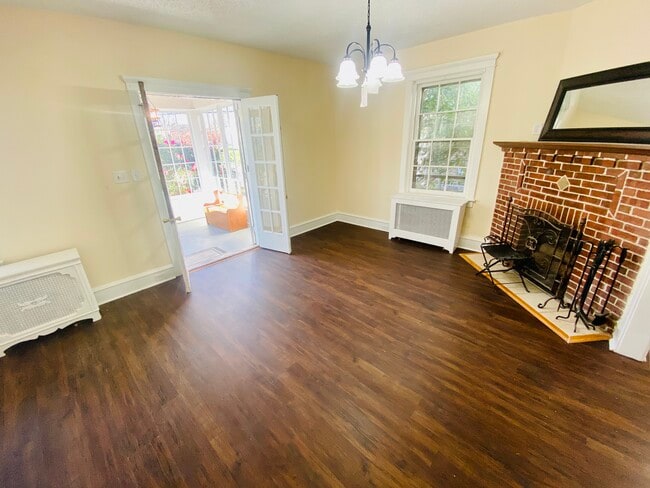 Building Photo - 1422 Markley St