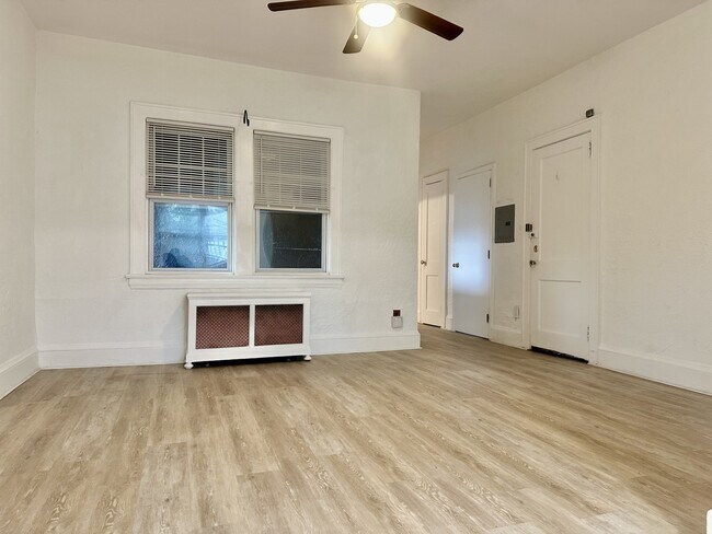 Foto del edificio - 71 W Mount Pleasant Ave