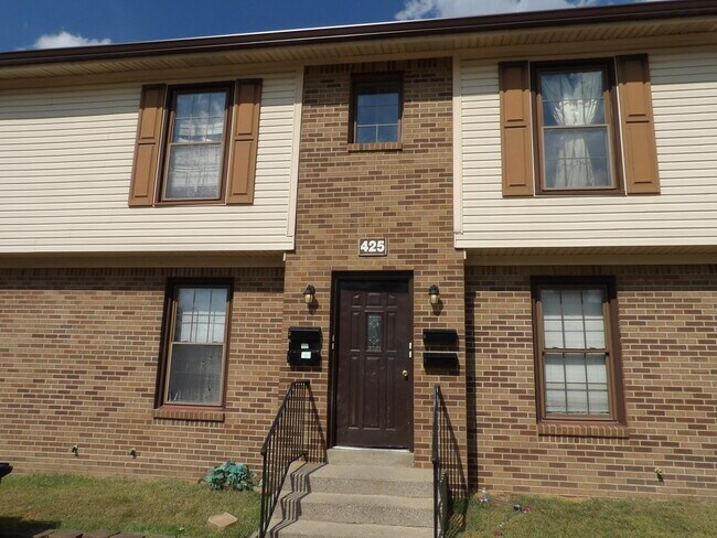 Foto del edificio - 425 Harrodswood Rd
