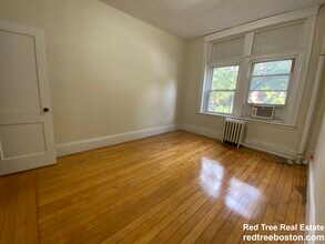 Building Photo - 1822 Beacon St