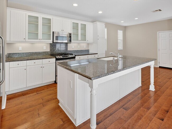 Foto del edificio - 28782 S Lake Dr