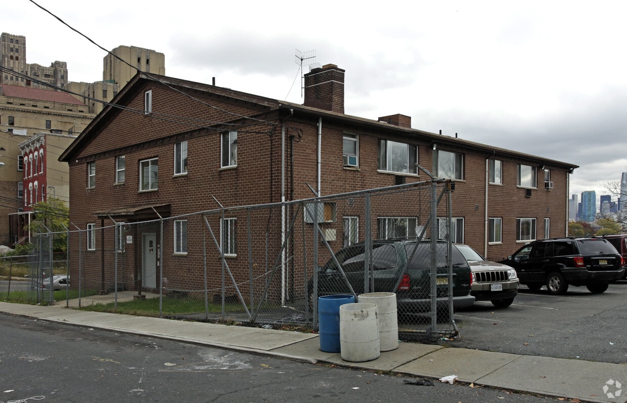 Clifton Place Apartments in Jersey City, NJ