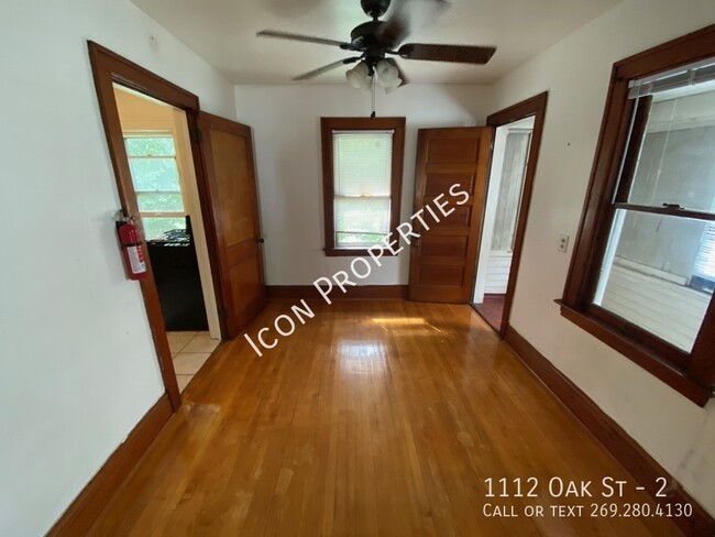 Building Photo - charming 1 bedroom new on the market!